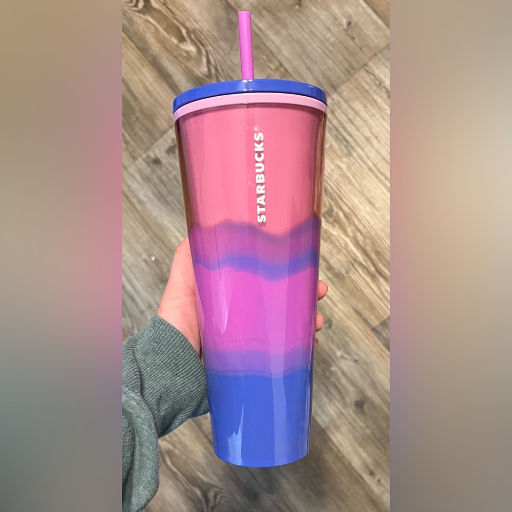Starbucks tumbler💜